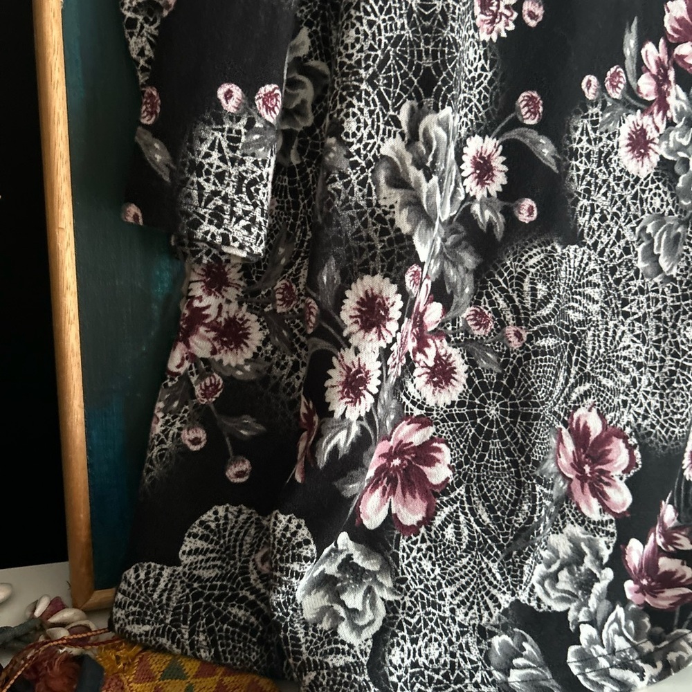 Floral Open-Front Cardigan - Black and Pink - Picture 12 of 16